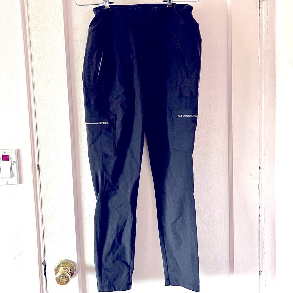 Black pants with pockets